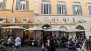 Rome Food Stops Along Our Favourite Walking Route — What to Eat Near Each Landmark 🍝