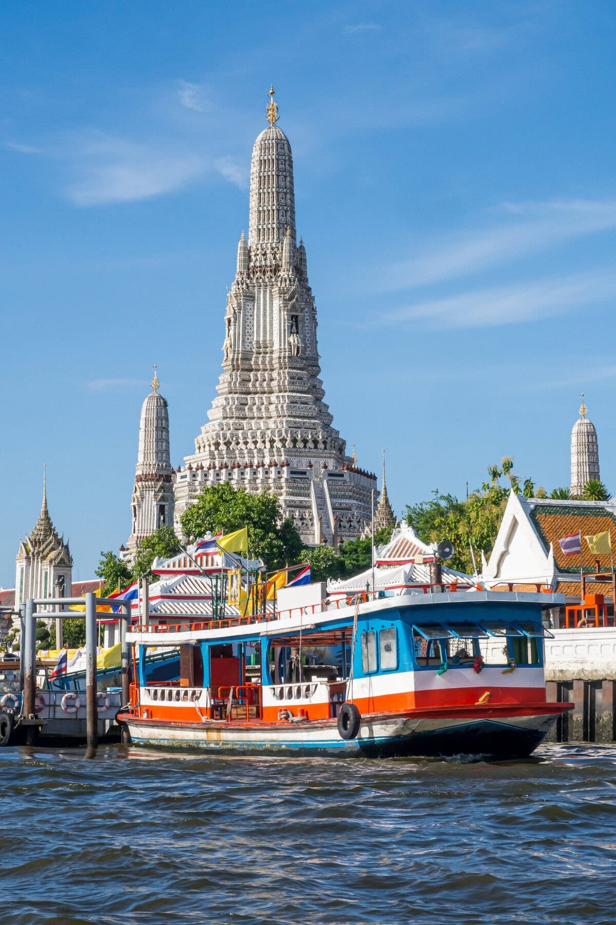 Wat Arun Temple of Dawn with Ferry Boat