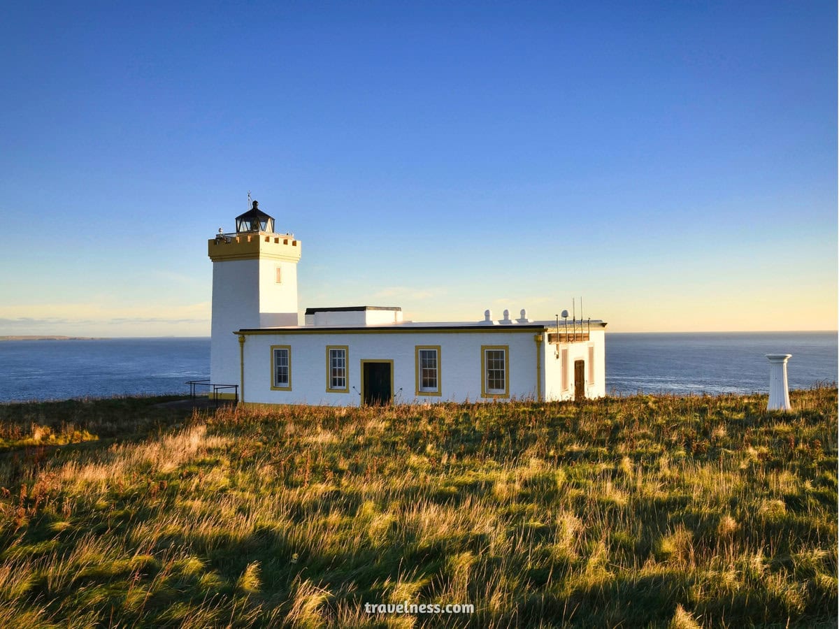 Duncansby Head Lighthouse jpg